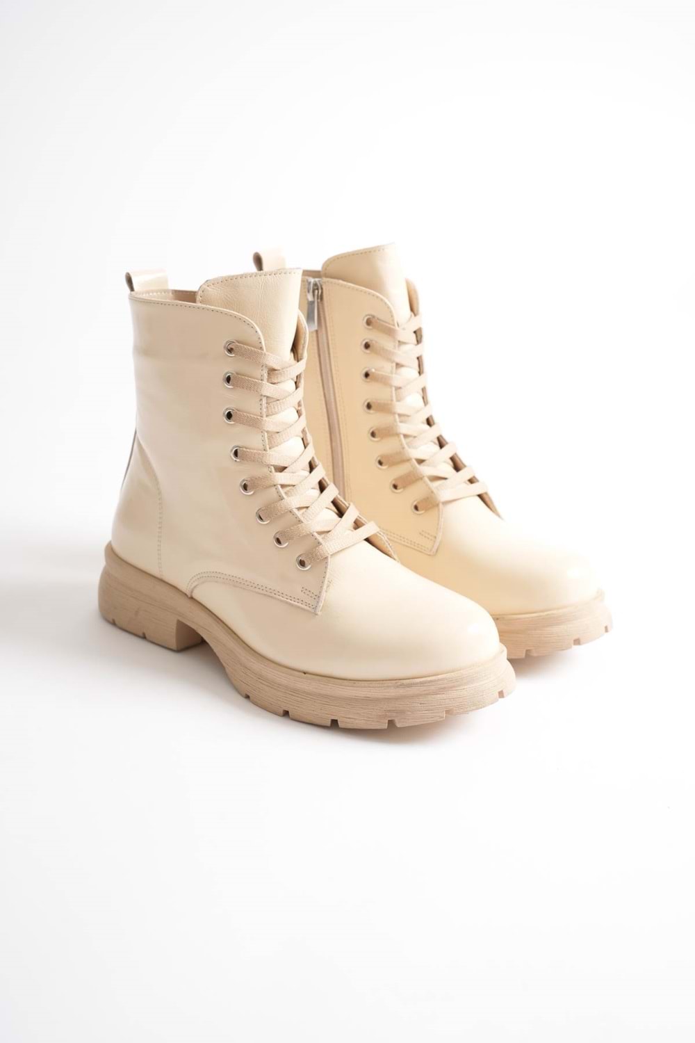 Kadın Hakiki Deri Bağcıklı Fermuarlı Rahat Postal Bot - Bej Rugan