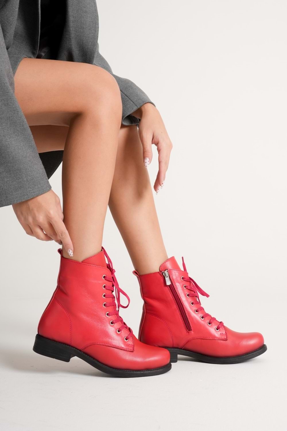Kadın Hakiki Deri Bağcıklı ve Fermuarlı Bot - Kırmızı
