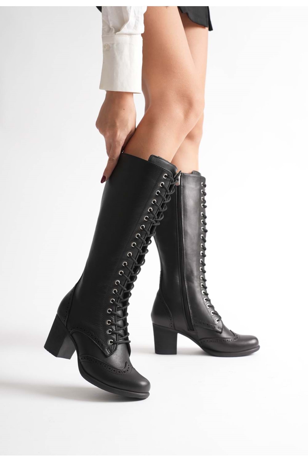 Kadın Hakiki Deri Bağcıklı Topuklu Çizme - Siyah