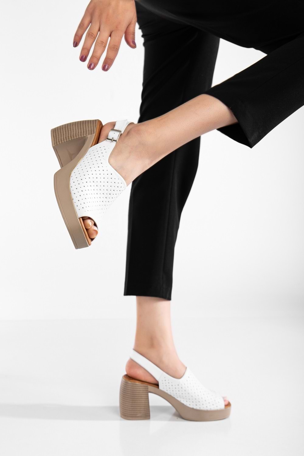 Kadın Hakiki Deri Kalın Topuklu Sandalet - Beyaz