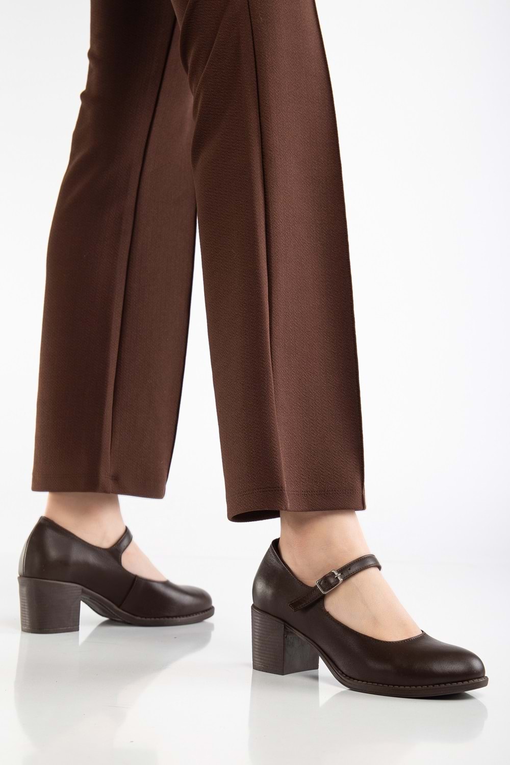 Kadın Hakiki Deri Bantlı Topuklu Ayakkabı - Kahve