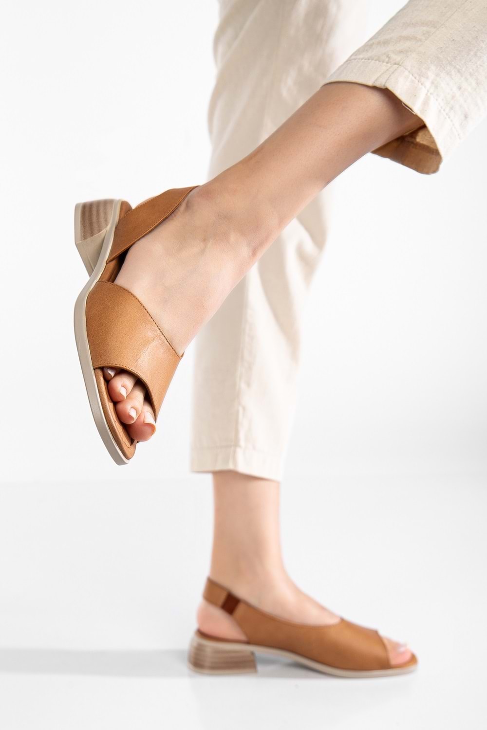 Kadın Hakiki Deri Günlük Alçak Topuklu Sandalet - Taba