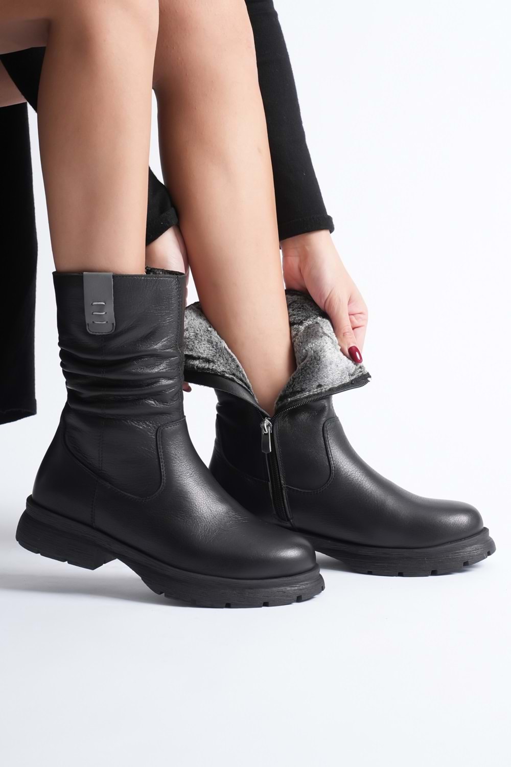 Kadın Hakiki Deri İçi Kürklü Körüklü Bot - Siyah