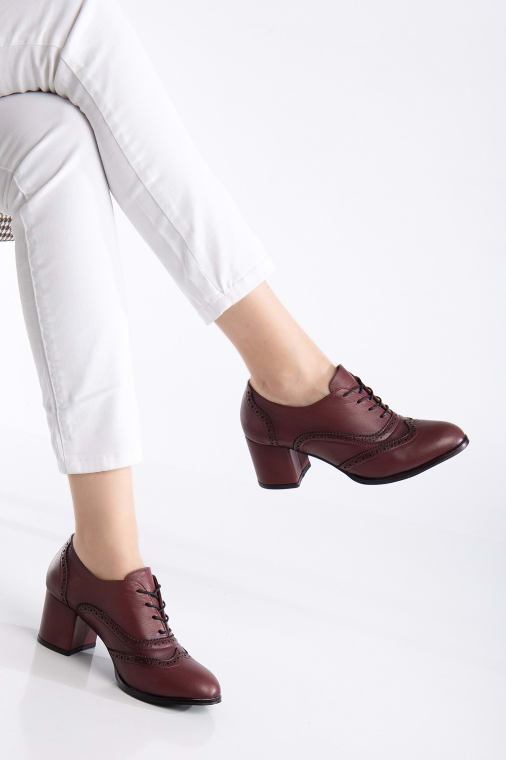 Kadın Hakiki Deri Lazer Detaylı Şık Topuklu Ayakkabı - Bordo