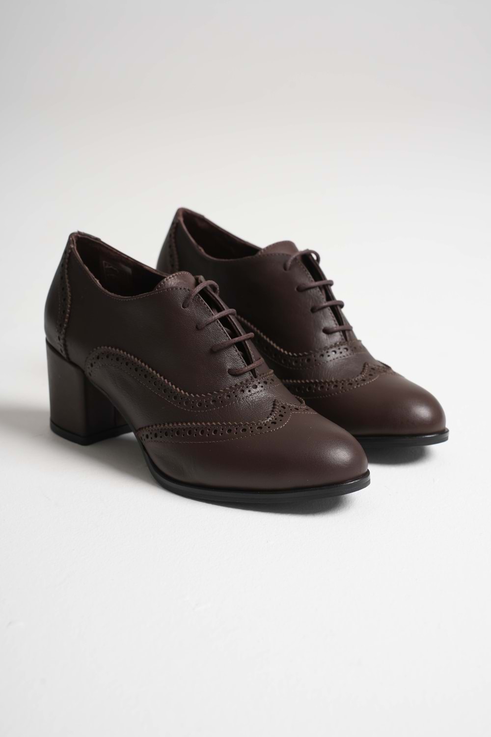 Kadın Hakiki Deri Lazer Detaylı Şık Topuklu Ayakkabı - Kahve