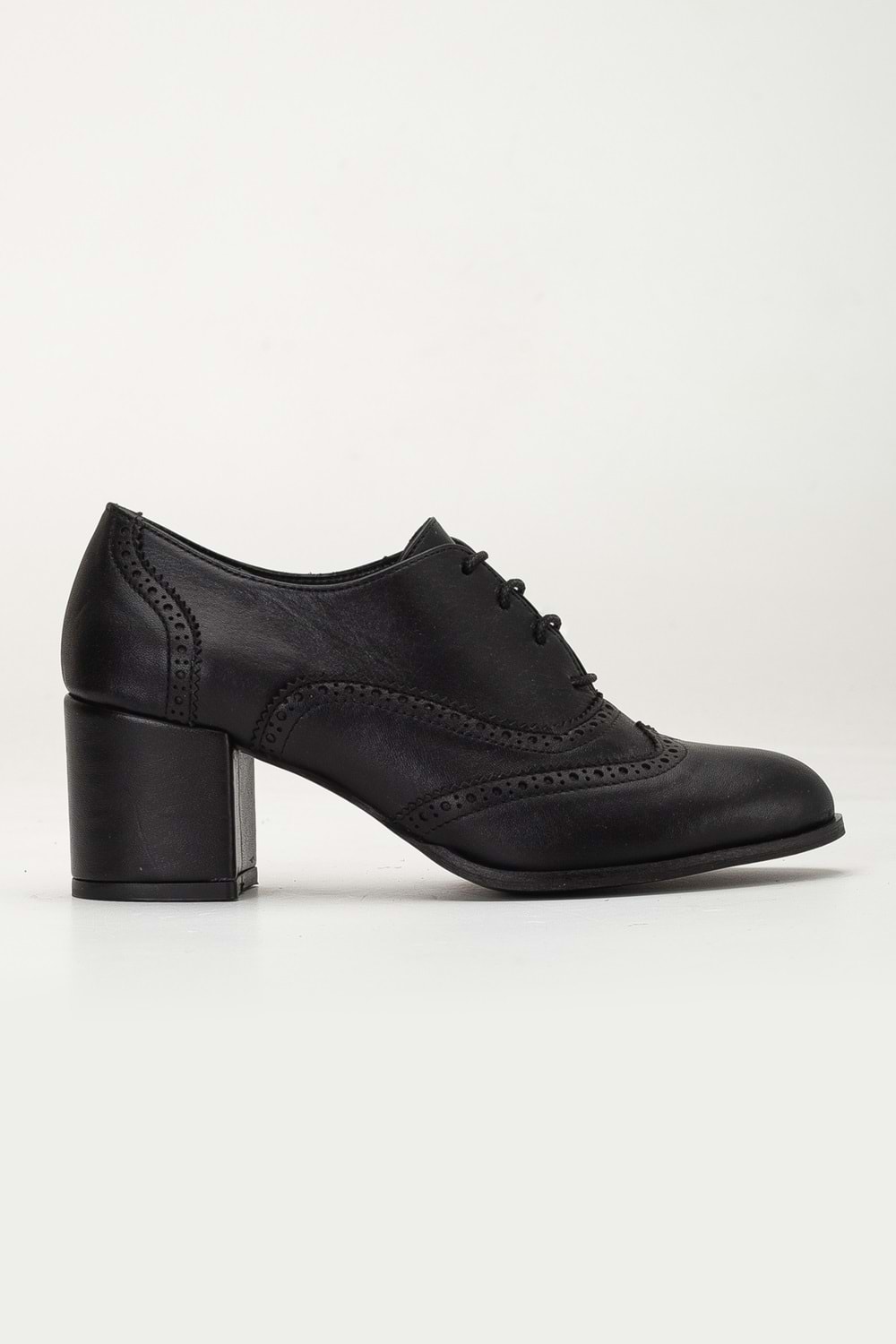 Kadın Hakiki Deri Lazer Detaylı Şık Topuklu Ayakkabı - Siyah