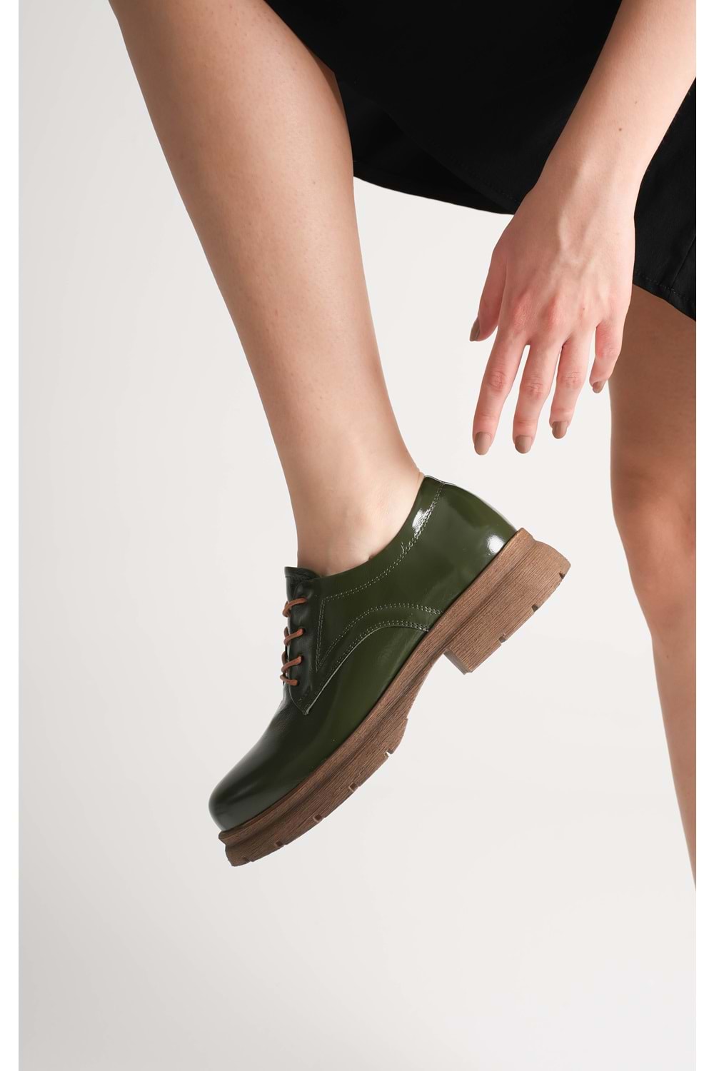 Kadın Hakiki Deri Bağcıklı Oxford Ayakkabı - Yeşil Rugan