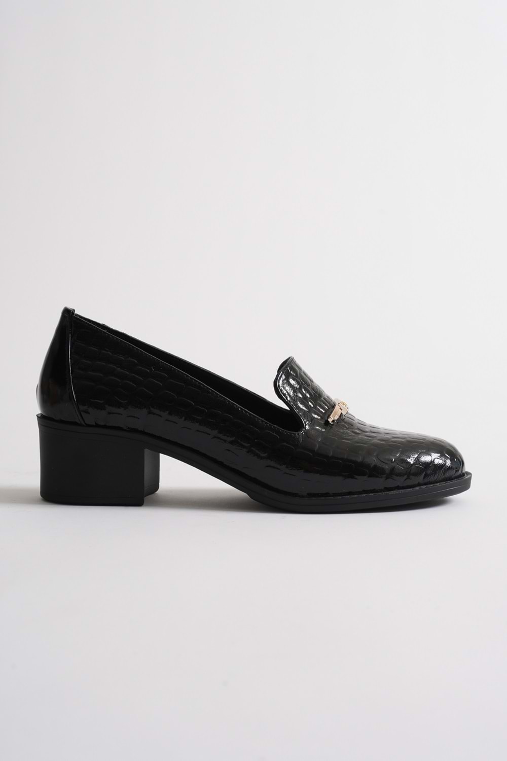 Kadın Hakiki Deri Kroko Baskılı Tokalı Topuklu Ayakkabı - Siyah Rugan