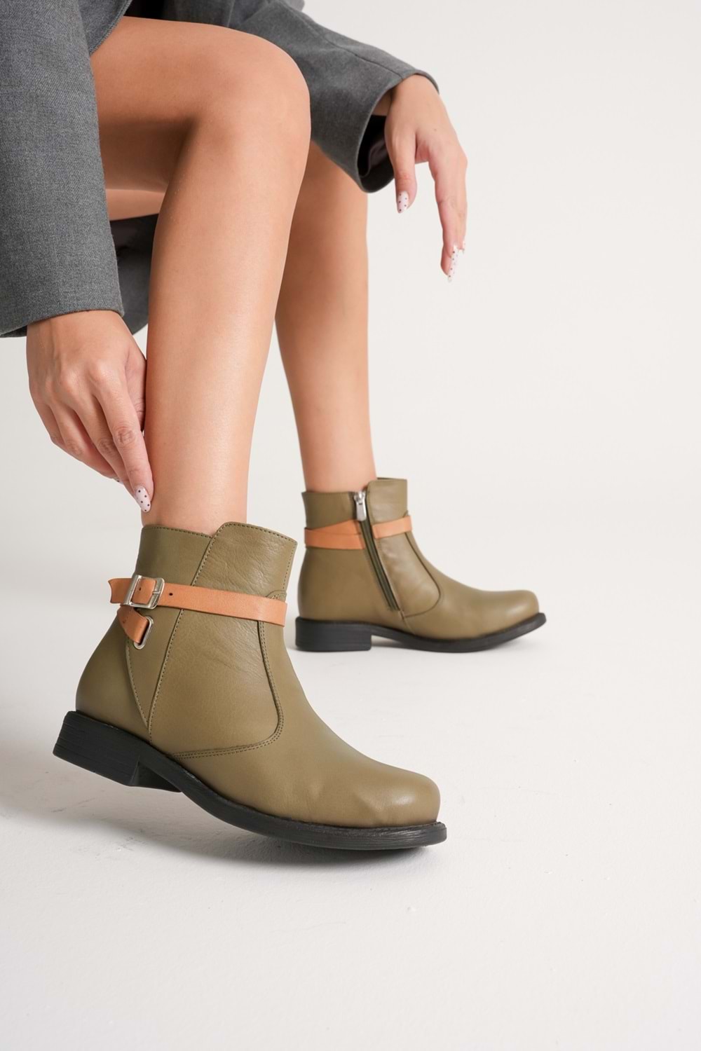 Kadın Hakiki Deri Kemerli Günlük Bot - Yeşil