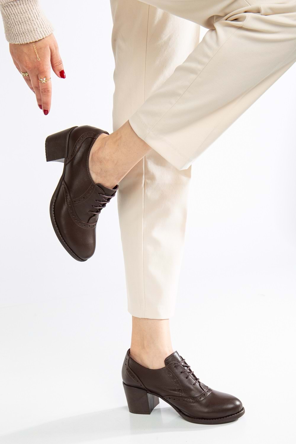 Kadın Hakiki Deri Bağcıklı Klasik Topuklu Ayakkabı - Acı Kahve