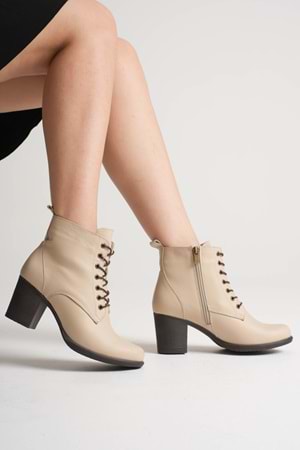 Kadın Hakiki Deri Bağcıklı Topuklu Bot - Bej