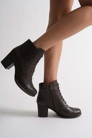 Kadın Hakiki Deri Lazer Detaylı Bağcıklı Bot - Kahve