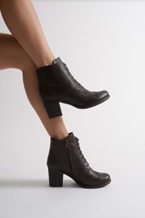 Kadın Hakiki Deri Lazer Detaylı Bağcıklı Bot - Kahve