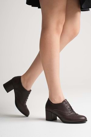 Kadın Hakiki Deri Lazer Detaylı Şık Topuklu Ayakkabı - Kahve