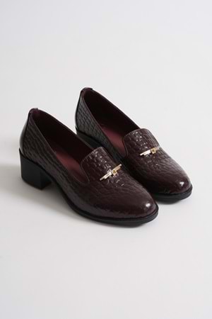 Kadın Hakiki Deri Kroko Baskılı Tokalı Topuklu Ayakkabı - Bordo Rugan