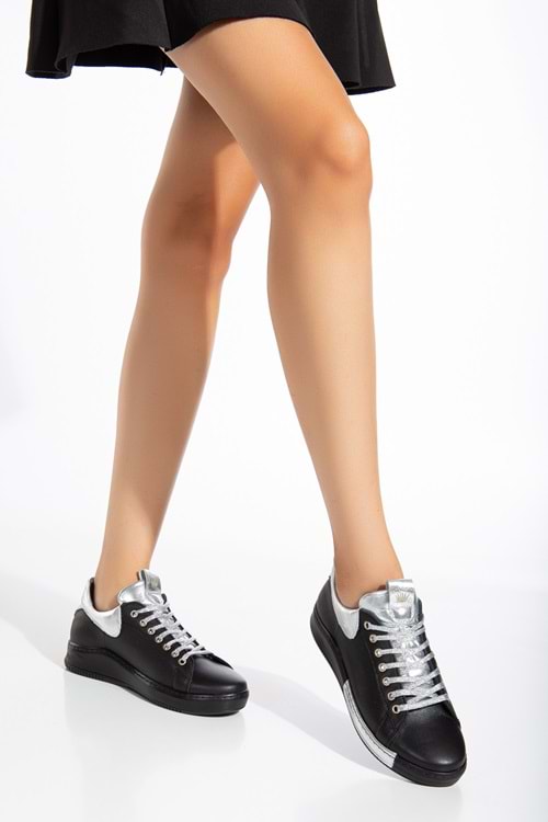 Kadın Hakiki Deri Bağcıklı Spor Ayakkabı - Siyah-Gümüş