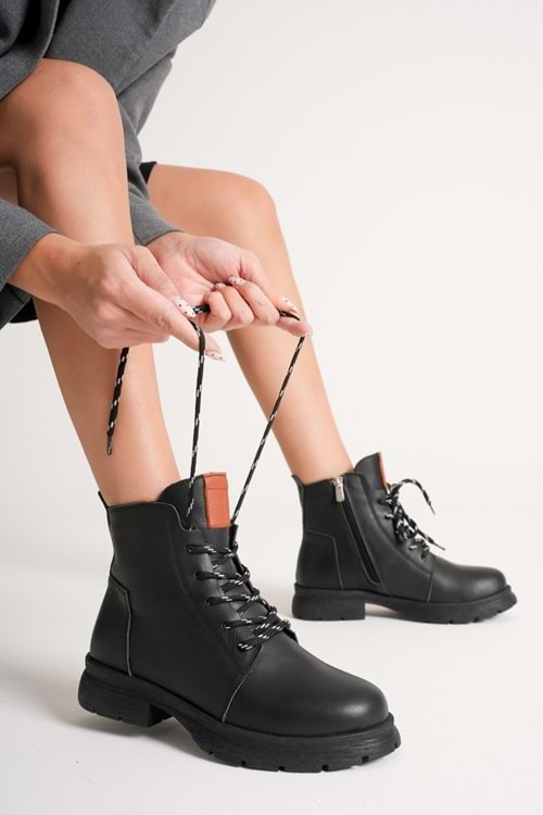 Kadın Hakiki Deri Fermuarlı Bağcıklı Günlük Bot - Siyah