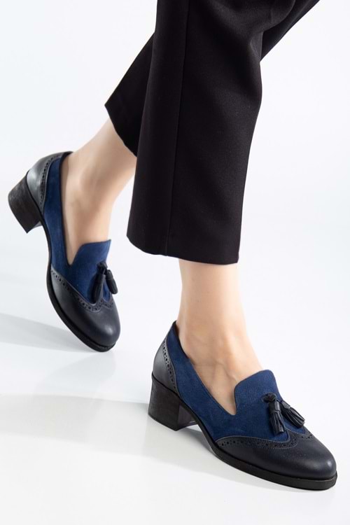 Kadın Hakiki Deri Püskül Detaylı Şık Ayakkabı - Lacivert
